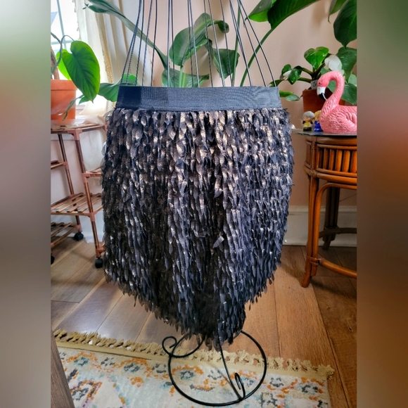Feathery Worthington Elastic Skirt - Picture 1 of 4